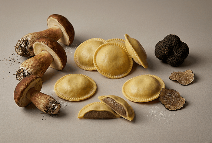 Medaglioni Porcini Mushrooms & Truffle — filled pasta for professional kitchens