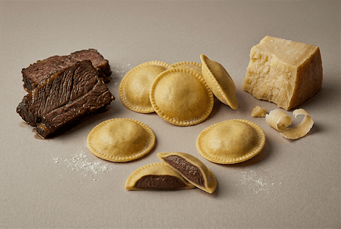 Medaglioni Short Ribs — filled pasta for professional kitchens